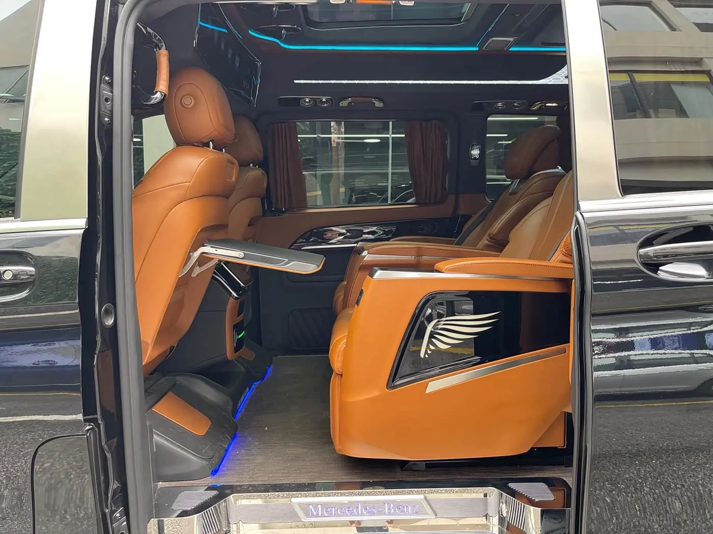 Mercedes-Benz V-Class 2022 — Photo 19/20