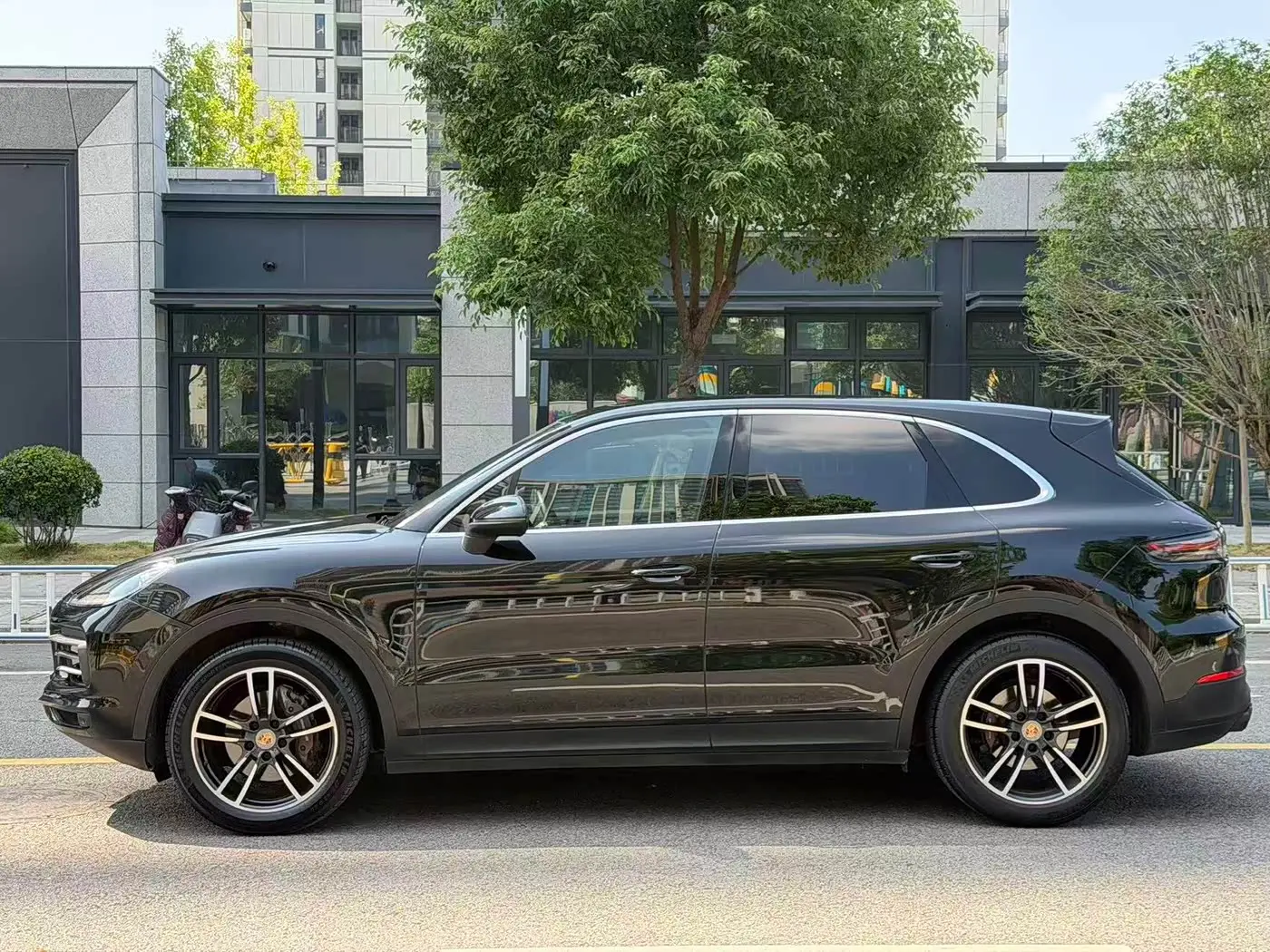 Porsche Cayenne 2018 — Photo 7/20