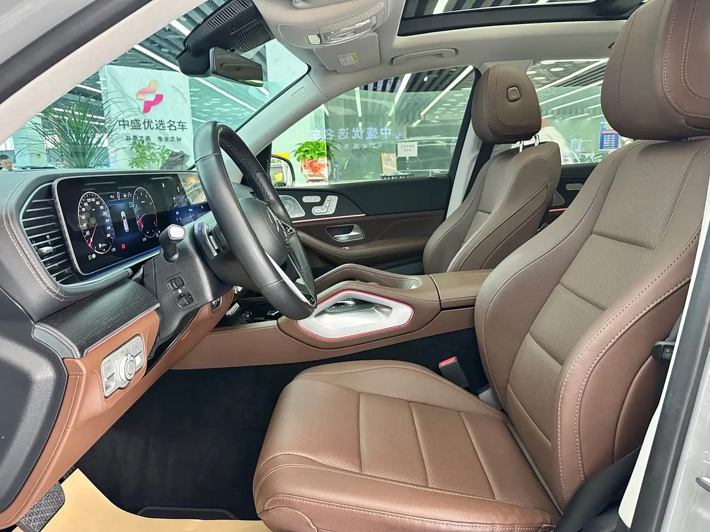 Mercedes-Benz GLE 2023 — Photo 10/20