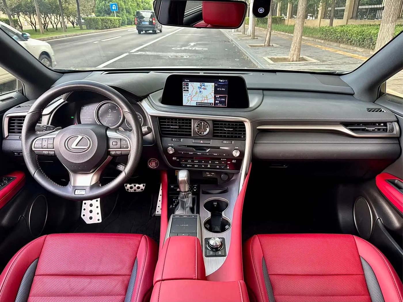 Lexus RX 2021 — Photo 7/15