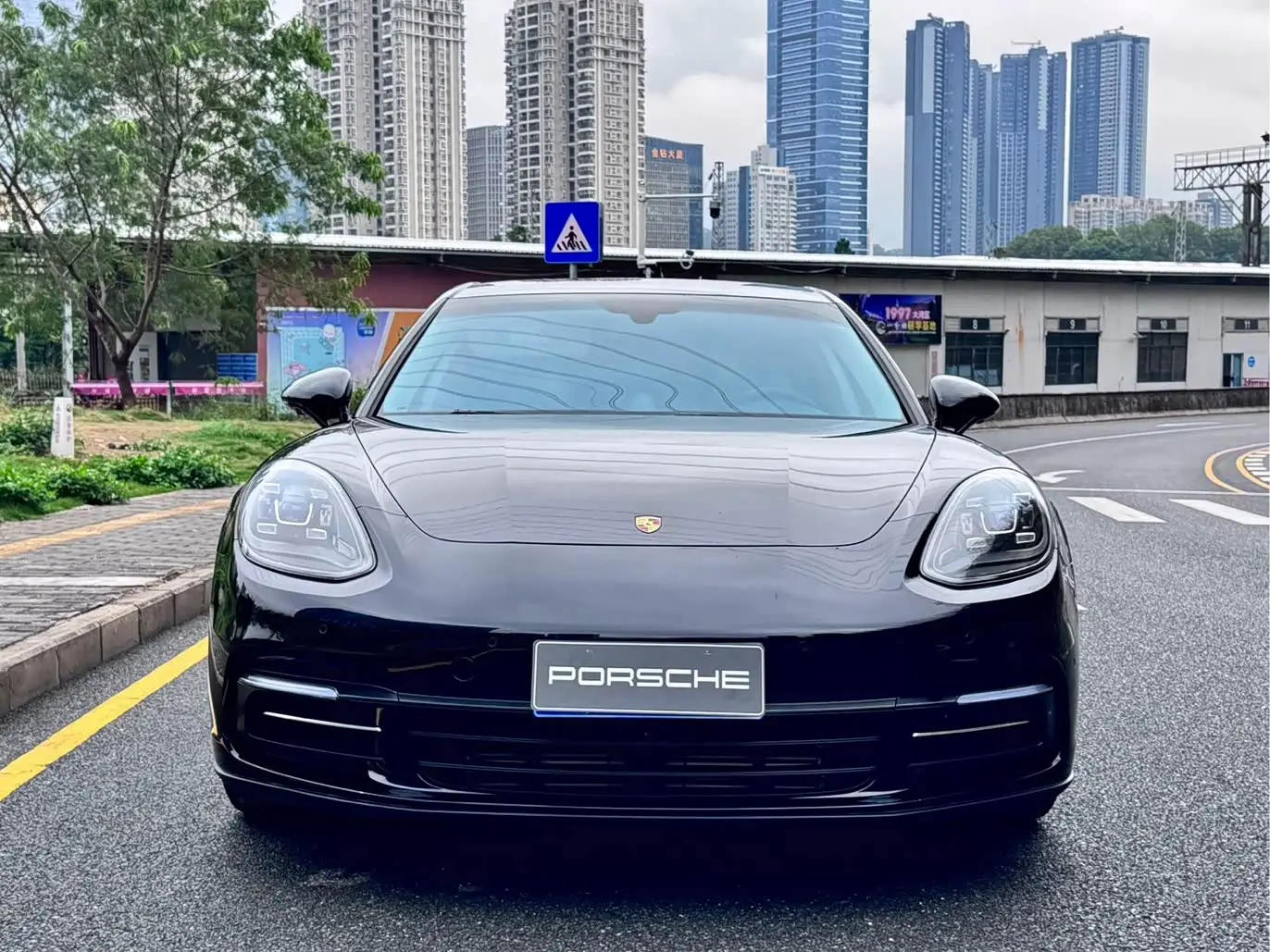 Porsche Panamera 2017 — Photo 2/18
