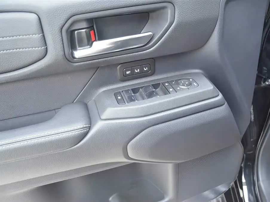 Toyota Prado 2026 — Photo 7/17