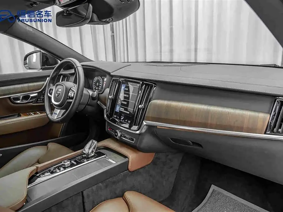 Volvo S90 2021 — Photo 14/20