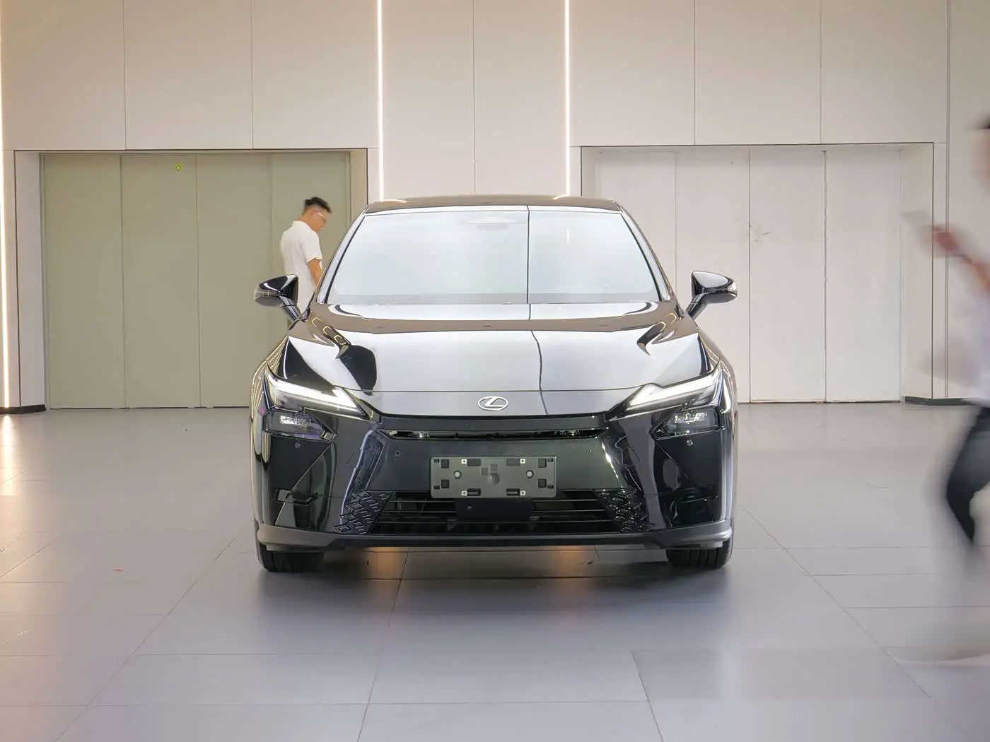 Lexus ES 2026 — Photo 2/18