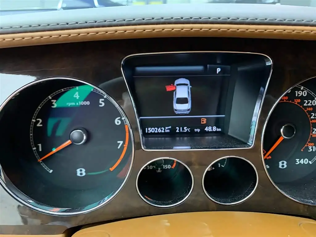Bentley Flying Spur 2013 — Şəkil 12/20