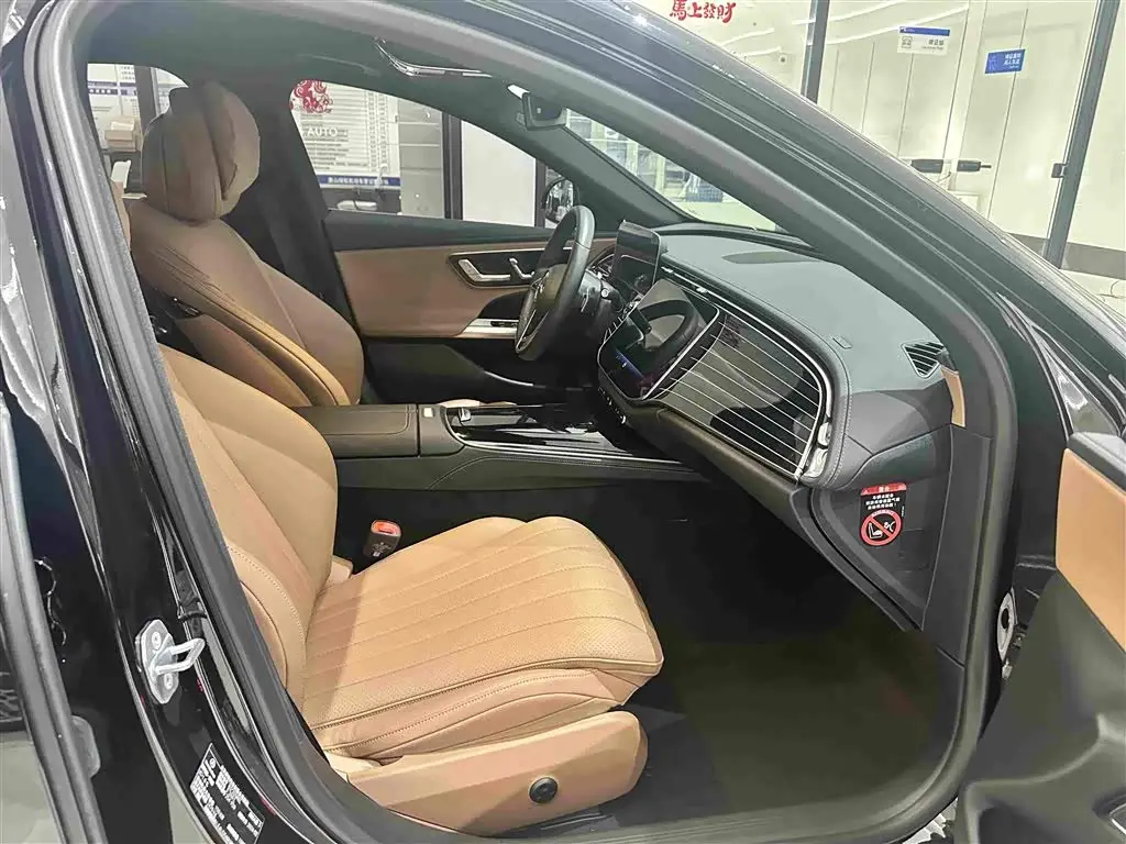Mercedes-Benz E-Class 2024 — Şəkil 18/20