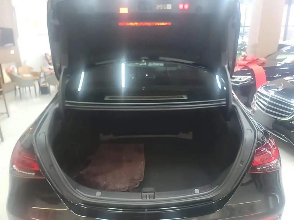 Mercedes-Benz E-Class 2023 — Photo 19/20