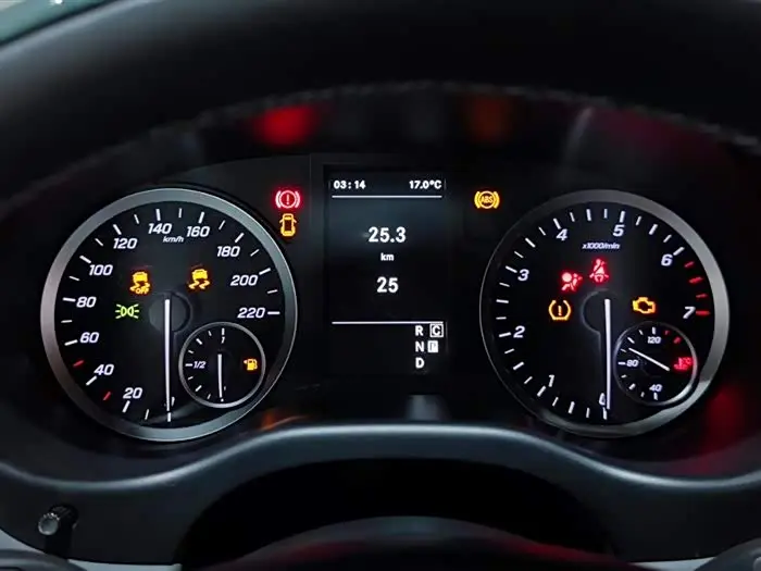 Mercedes-Benz Vito 2023 — Photo 5/20