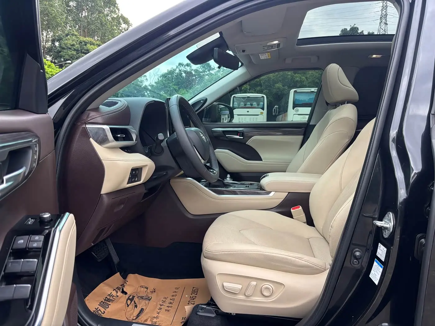 Toyota Highlander 2021 — Photo 4/20