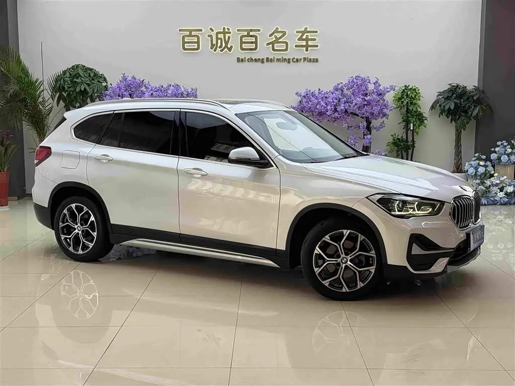 BMW X1 2022 — Фото 3/17