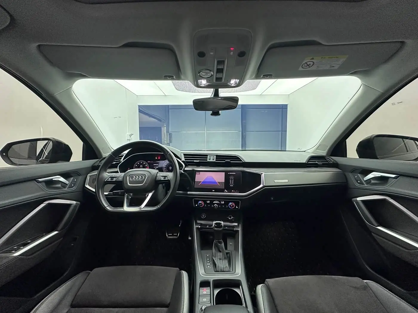 Audi Q3 2022 — Şəkil 11/18