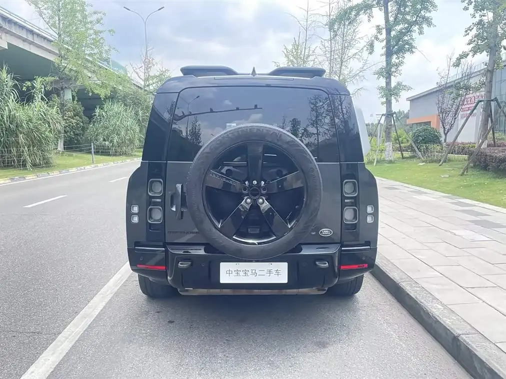 Land Rover Defender 2023 — Photo 11/20