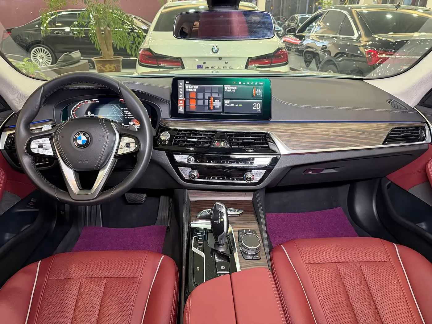BMW 5 Series 2021 — Photo 16/17