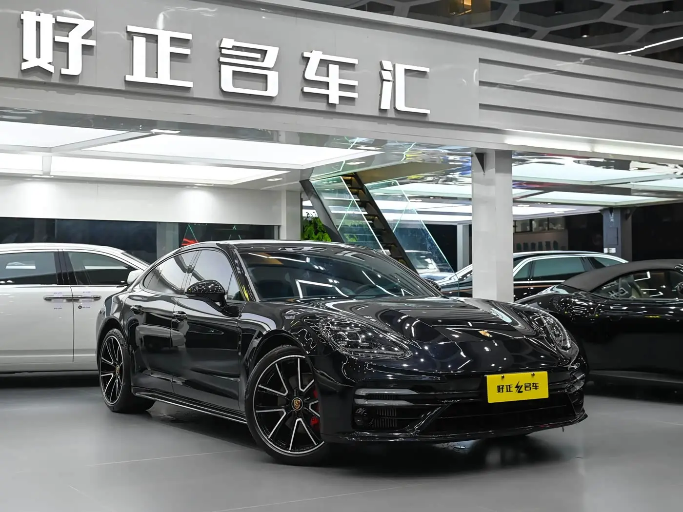 Porsche Panamera 2023 — Photo 4/20