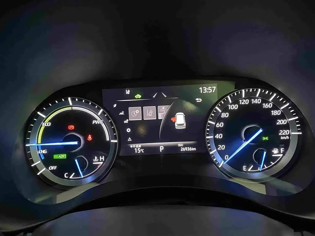 Toyota Crown Kluger 2024 — Şəkil 12/18