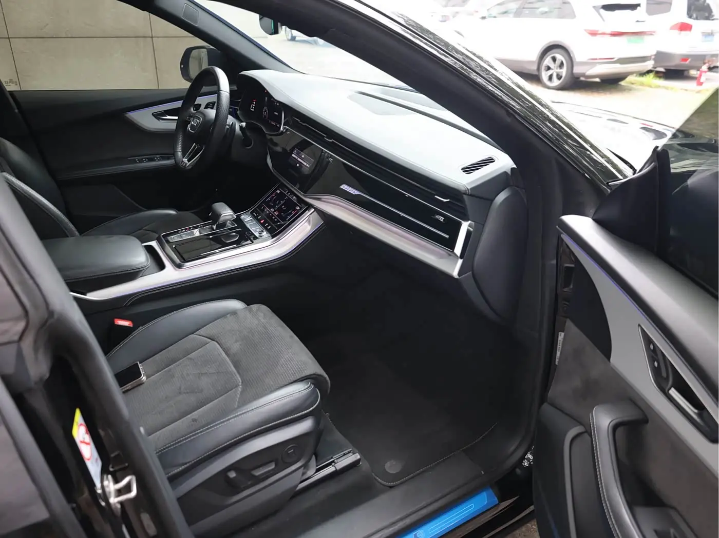 Audi Q8 2020 — ფოტო 16/18