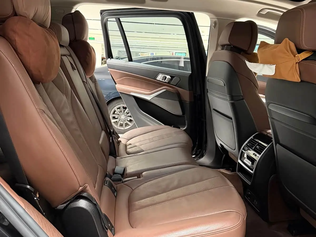 BMW X7 2022 — Şəkil 10/19