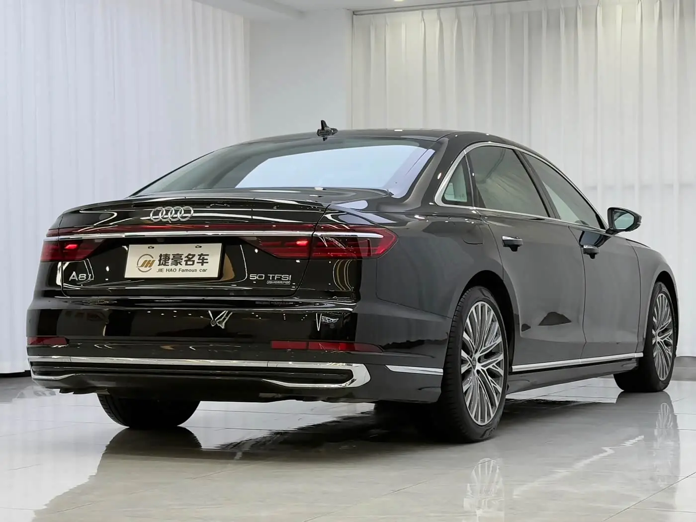 Audi A8 2025 — Фото 8/9