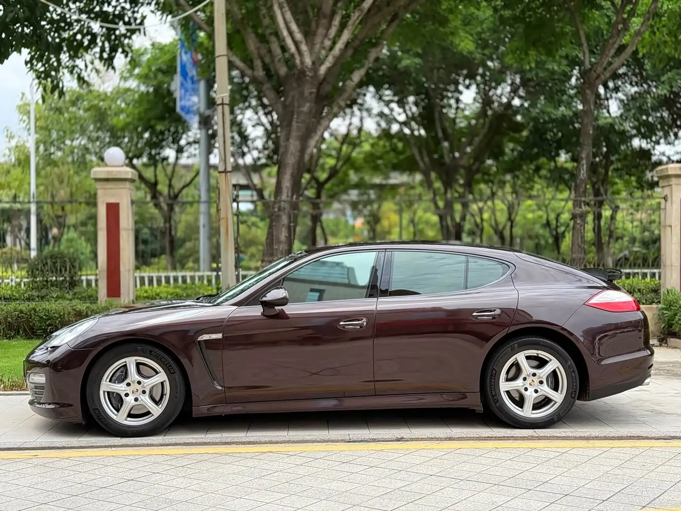 Porsche Panamera 2012 — Photo 8/20