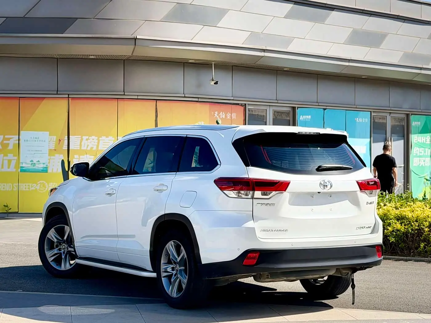 Toyota Highlander 2021 — Фото 5/13