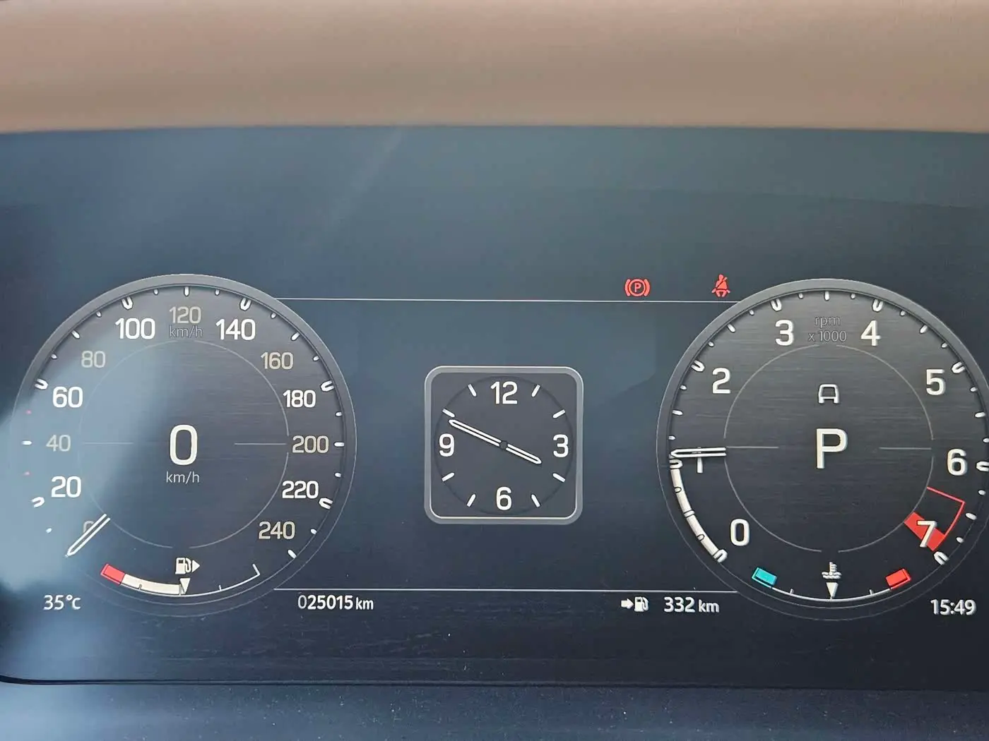 Land Rover Defender 2023 — Фото 12/20
