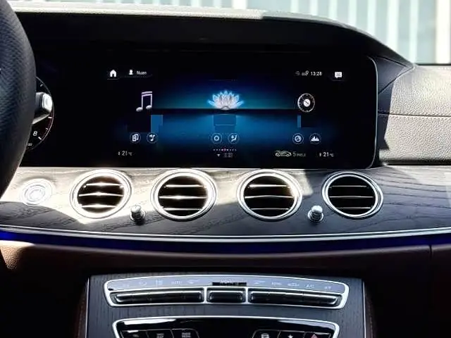 Mercedes-Benz E-Class 2023 — Şəkil 8/18