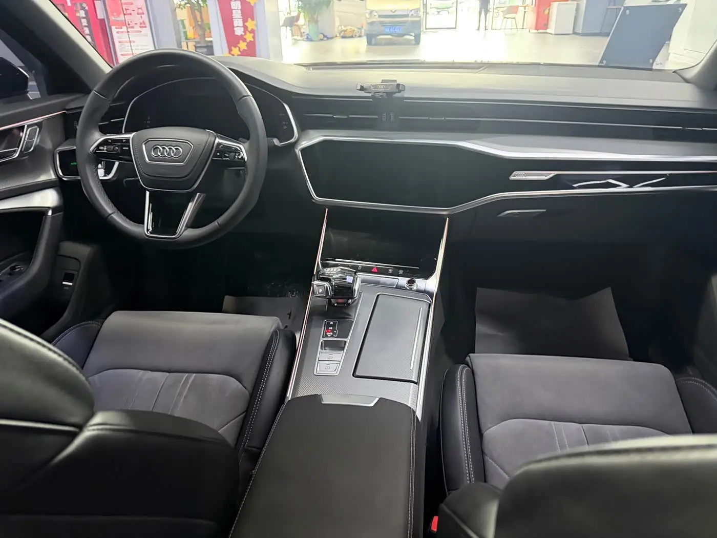 Audi A6L 2024 — Photo 13/19