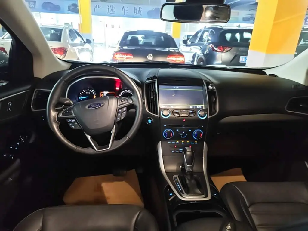 Ford Edge 2019 — Фото 13/20