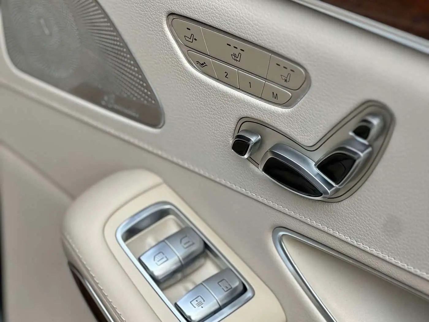 Mercedes-Benz S-Class 2015 — Photo 10/12