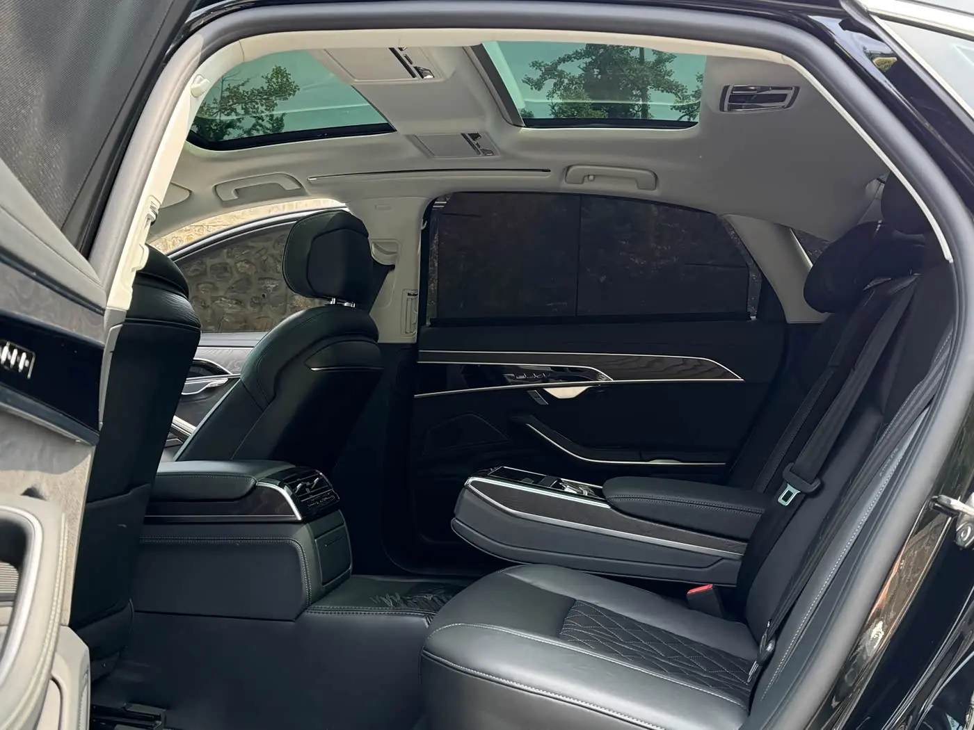 Audi A8 2023 — Photo 15/19