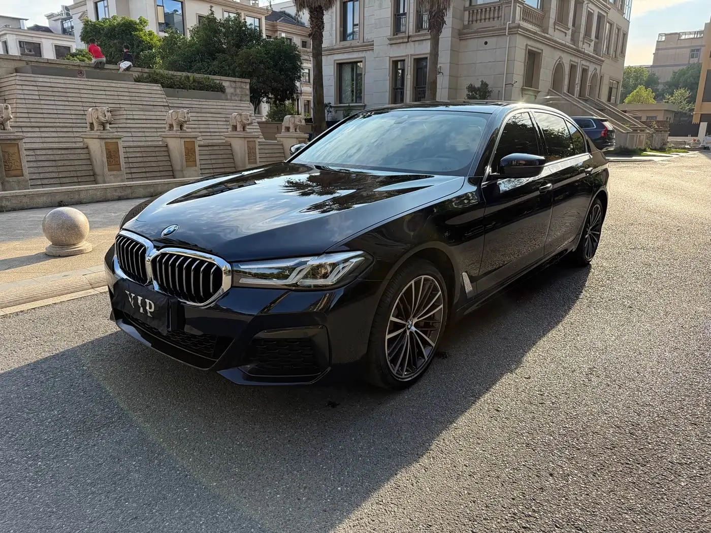 BMW 5 Series 2023 — Photo 1/9