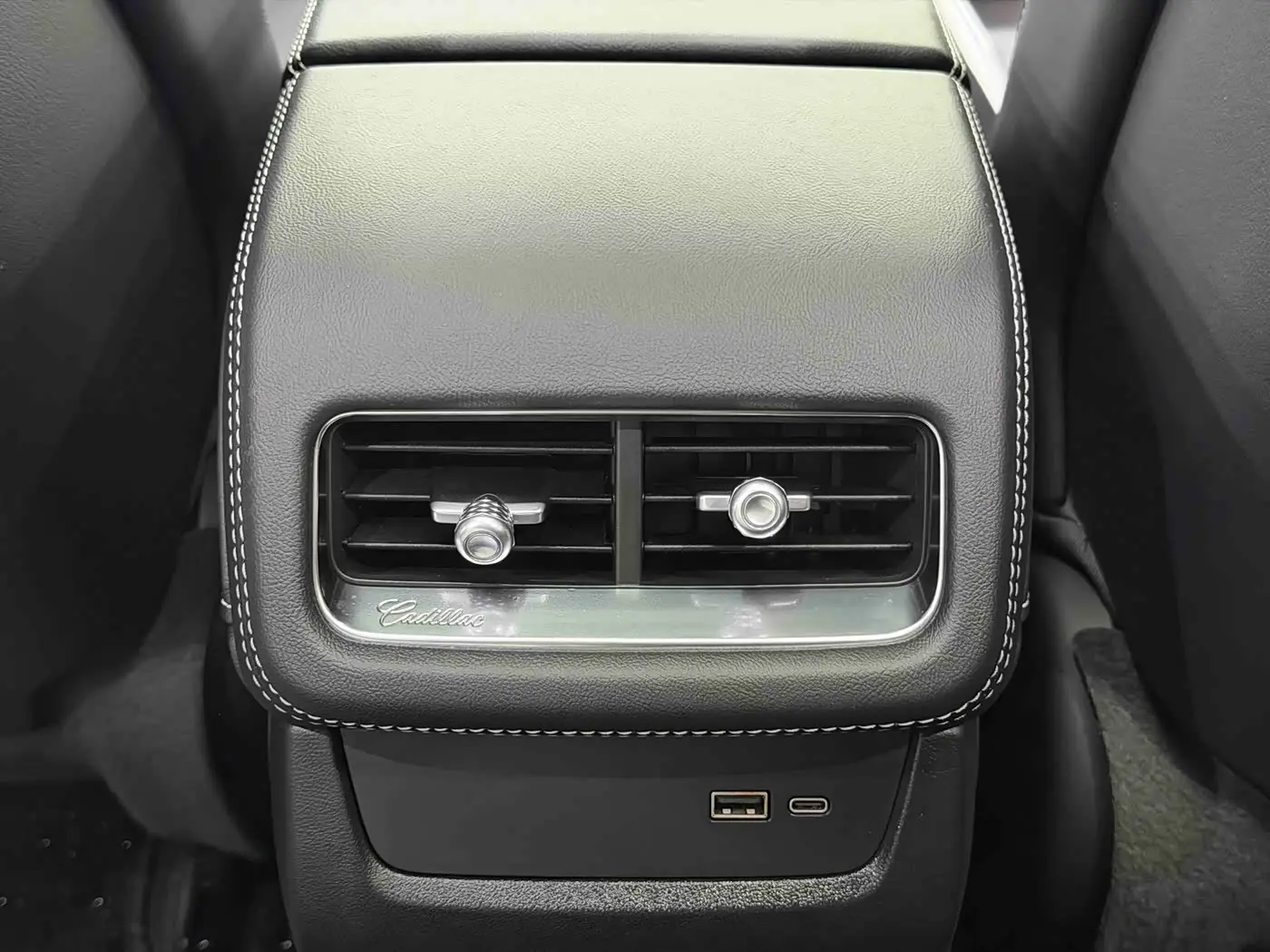 Cadillac XT5 2026 — Фото 14/14