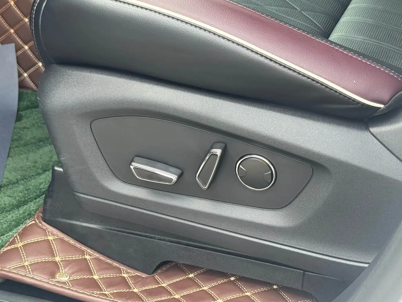 Ford Explorer 2024 — Şəkil 9/20