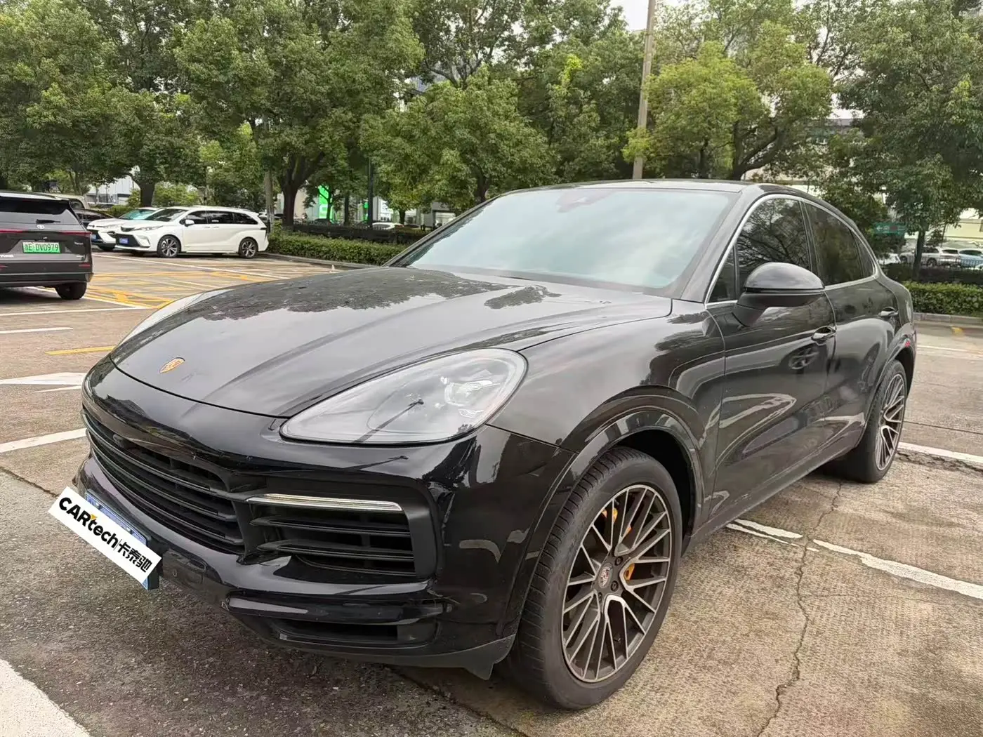 Porsche Cayenne 2019 — Фото 2/12