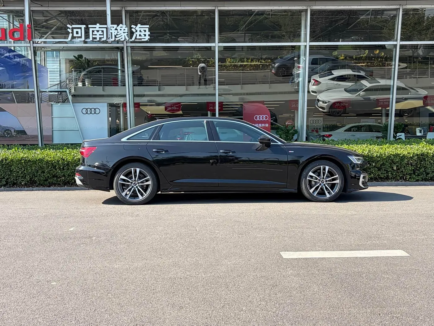 Audi A6L 2024 — Photo 3/14