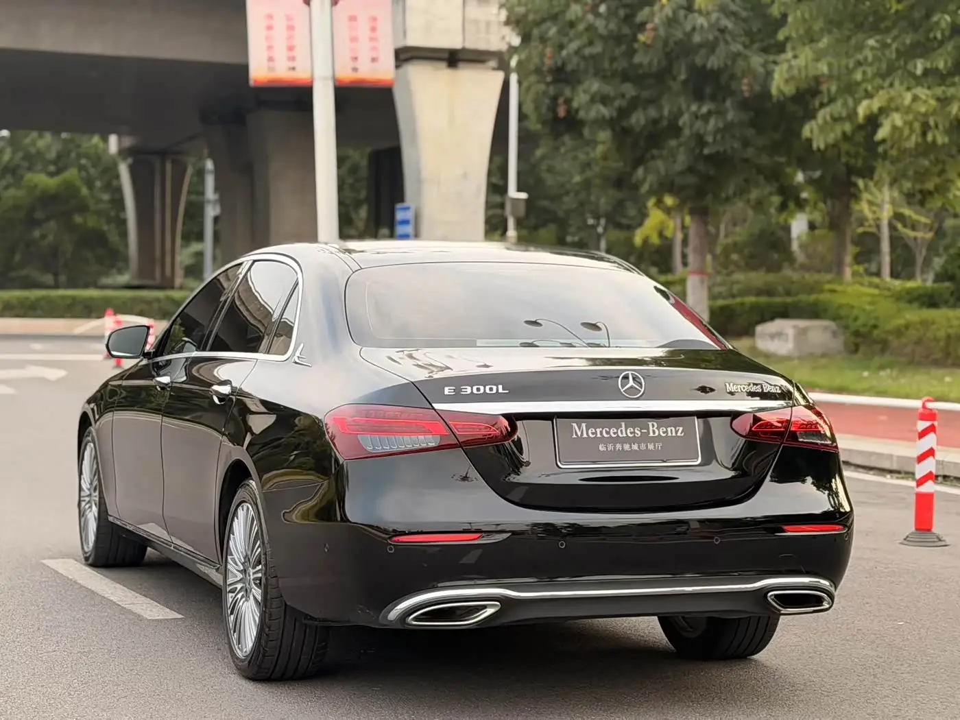 Mercedes-Benz E-Class 2021 — Photo 4/9