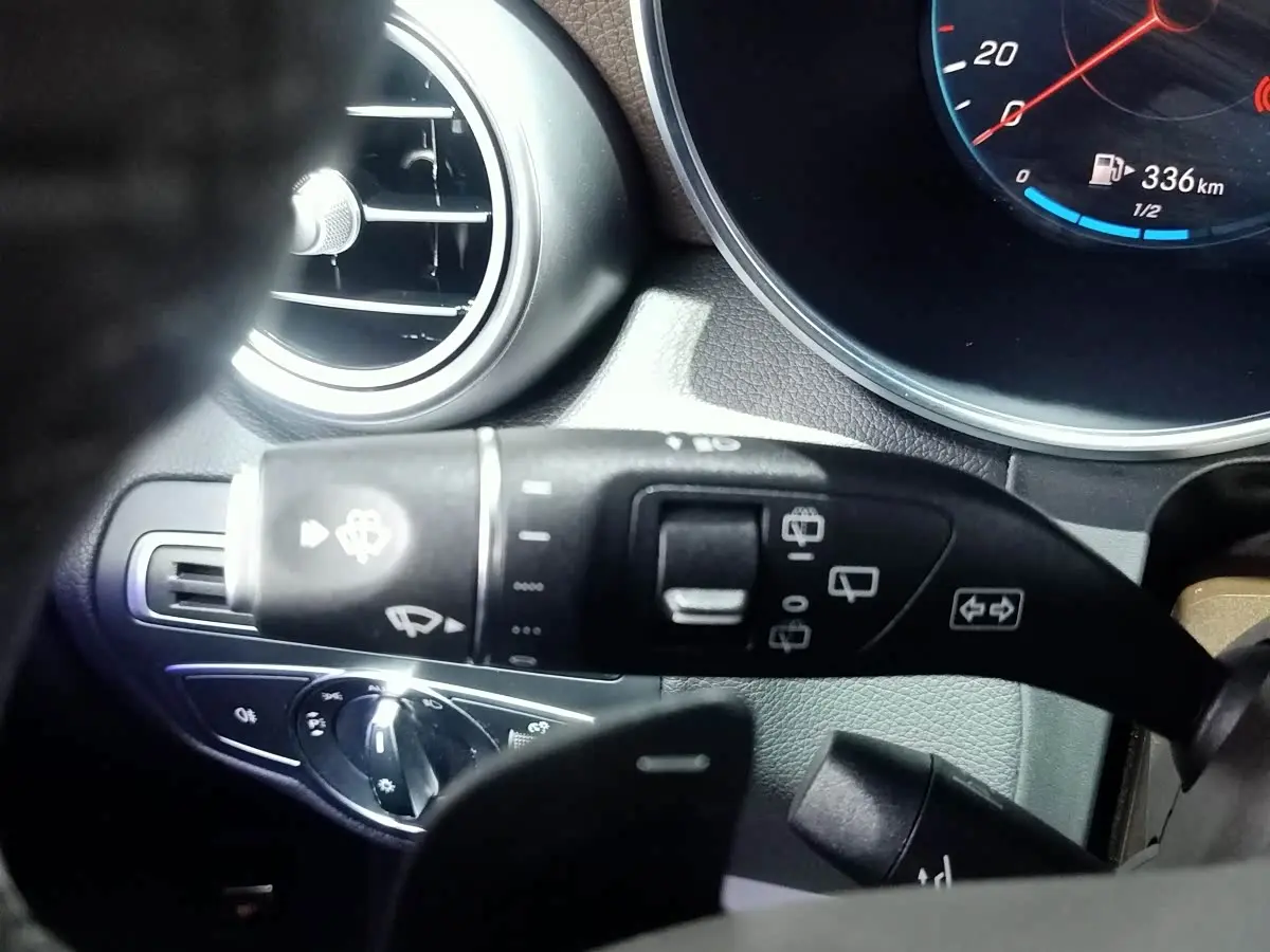 Mercedes-Benz GLC 2020 — Photo 14/20