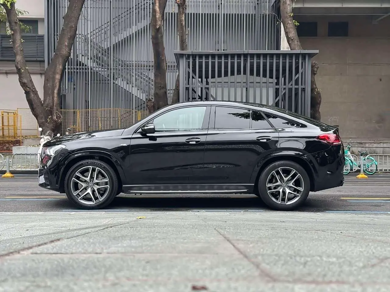 Mercedes-Benz GLE Coupe AMG 2023 — Photo 3/13