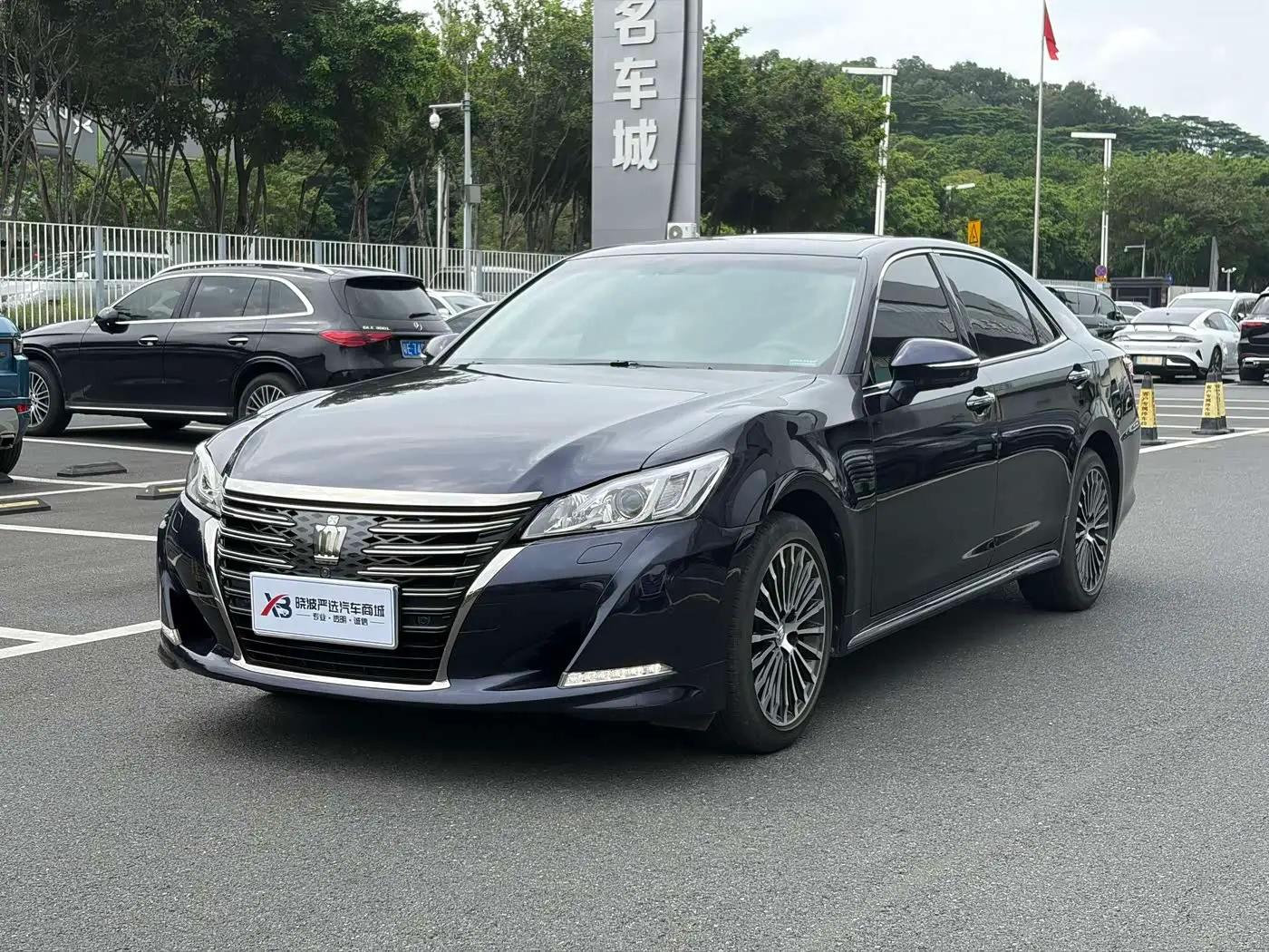Toyota Crown 2018 — Фото 1/20