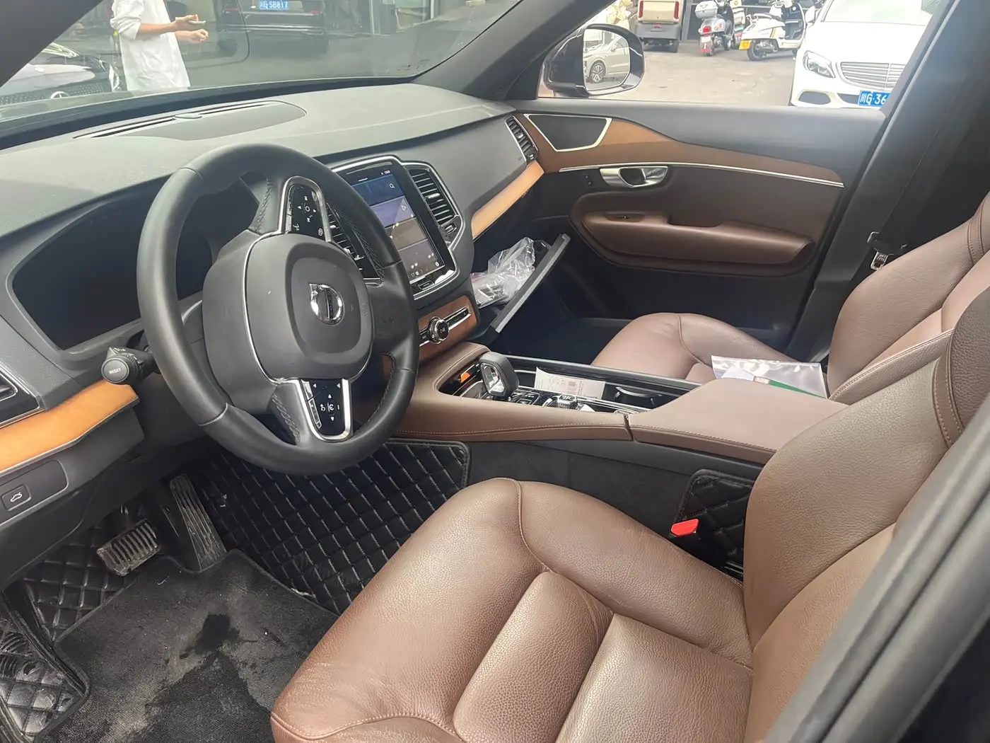 Volvo XC90 2023 — Photo 4/9
