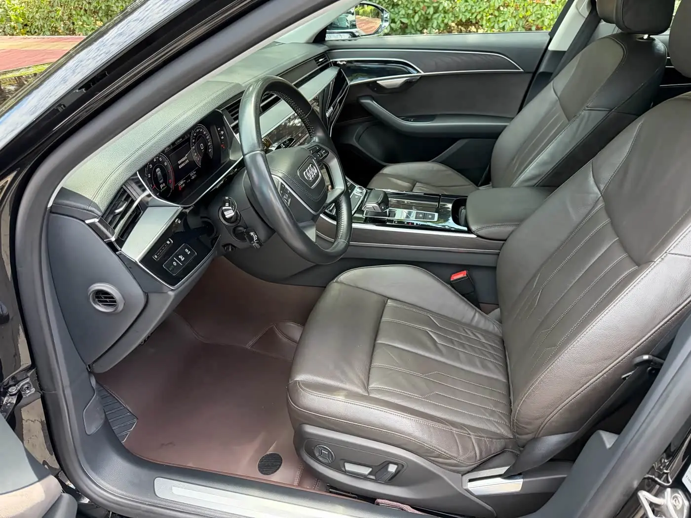Audi A8 2018 — Photo 5/14