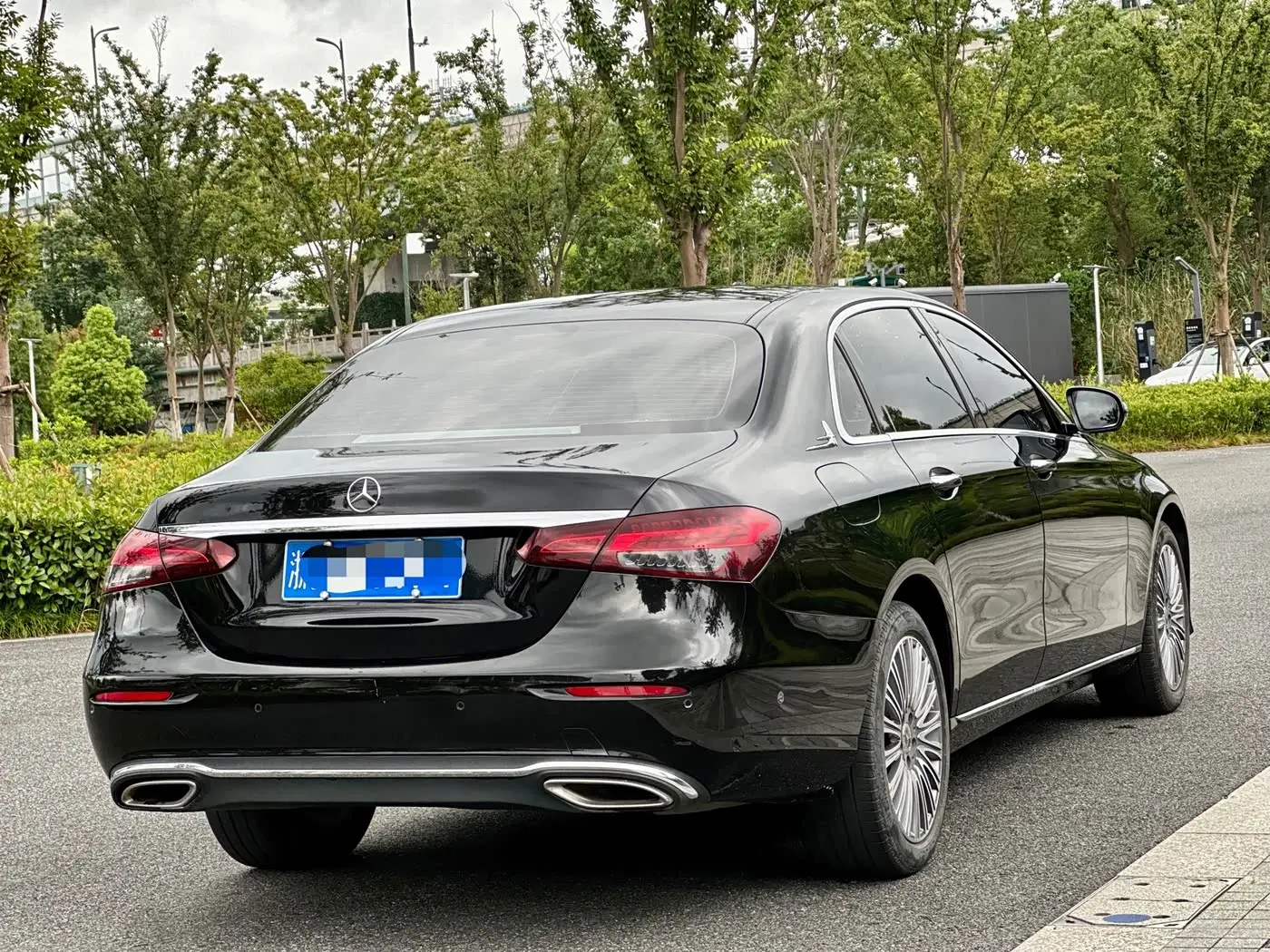 Mercedes-Benz E-Class 2021 — Photo 6/18