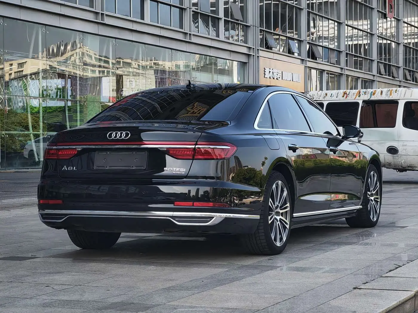 Audi A8 2020 — Photo 3/20