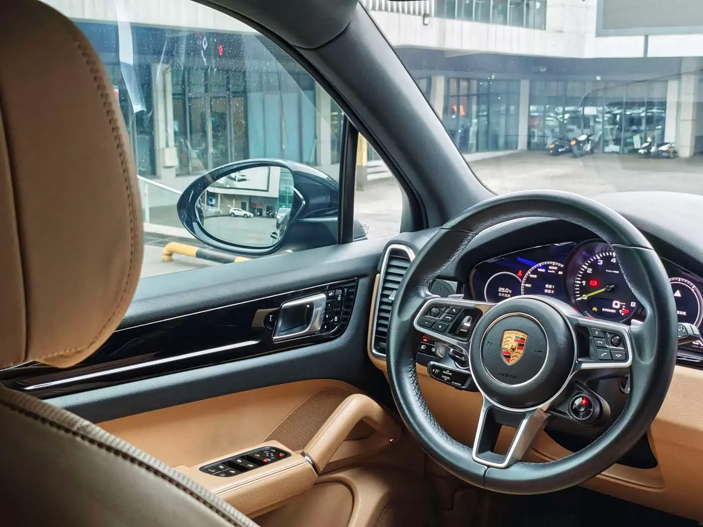 Porsche Cayenne New Energy 2020 — Photo 15/20