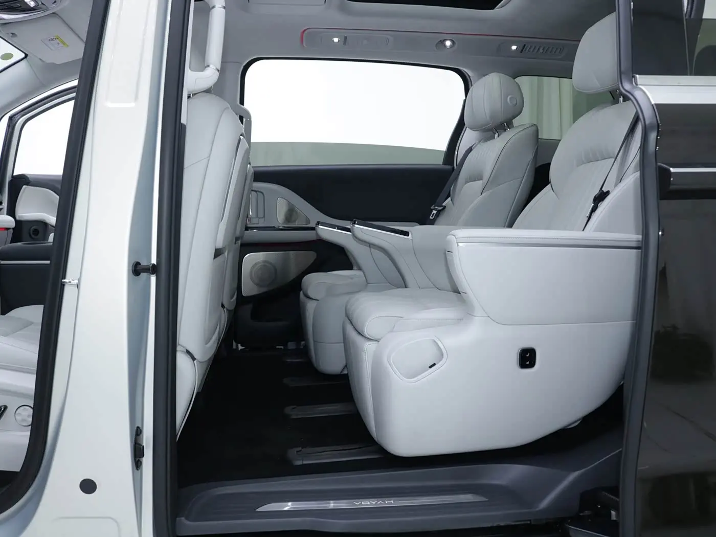 Voyah Auto Voyah Dreamer 2025 — Photo 6/20