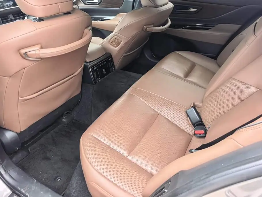 Toyota Crown 2024 — Фото 11/16