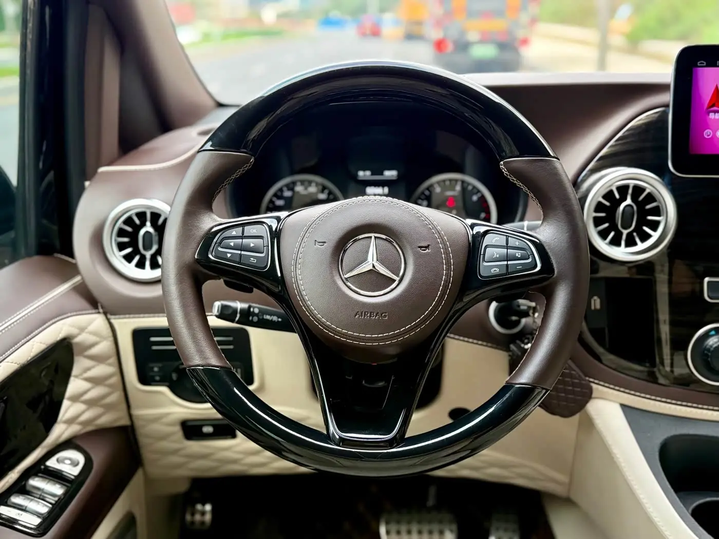 Mercedes-Benz Vito 2021 — Photo 16/19