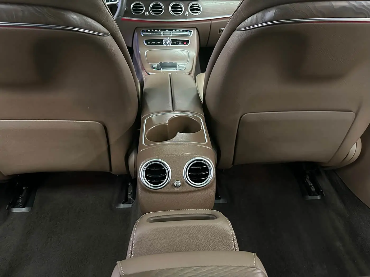 Mercedes-Benz E-Class 2020 — Фото 9/15