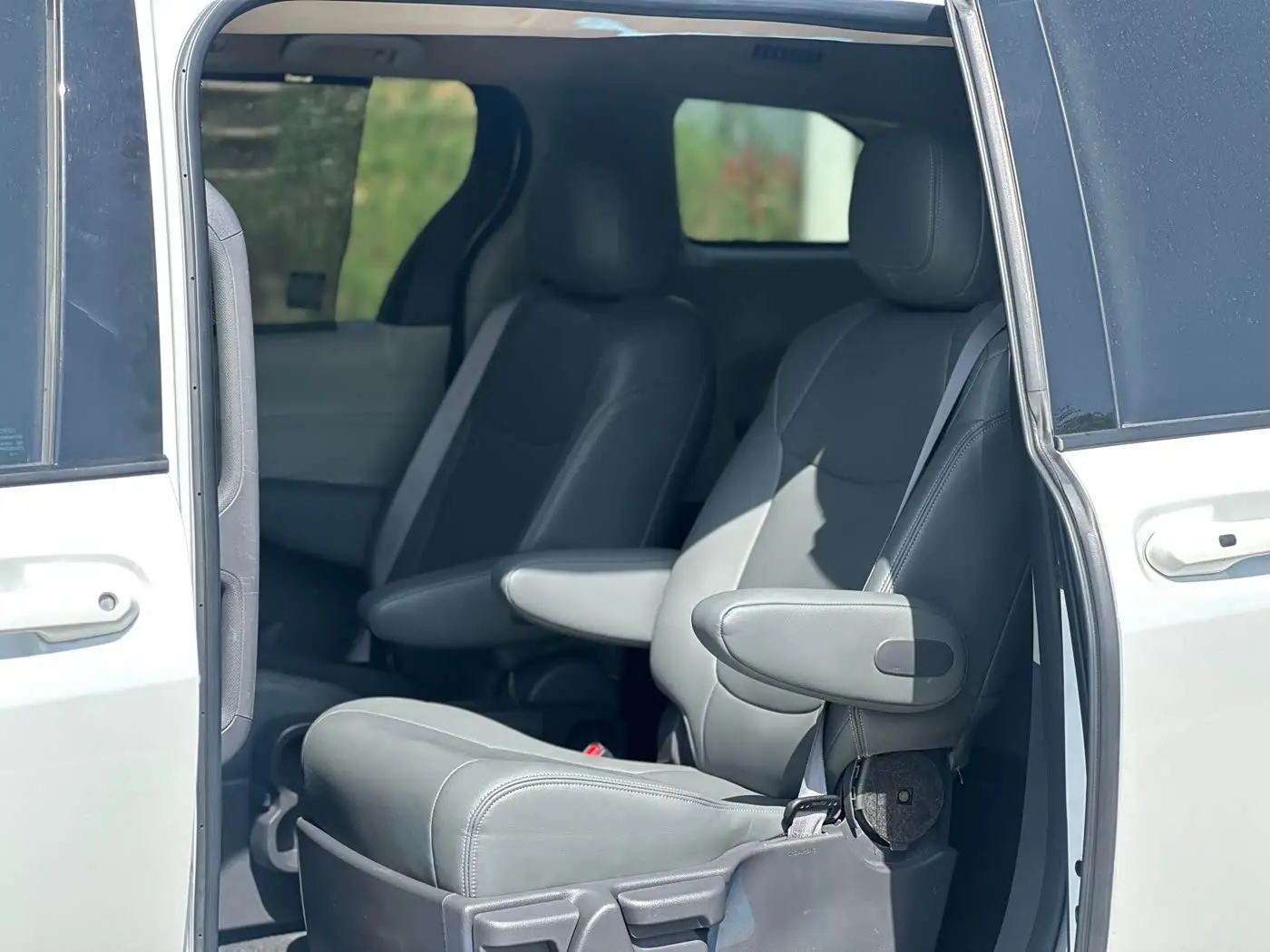 Toyota Sienna 2024 — ფოტო 6/9