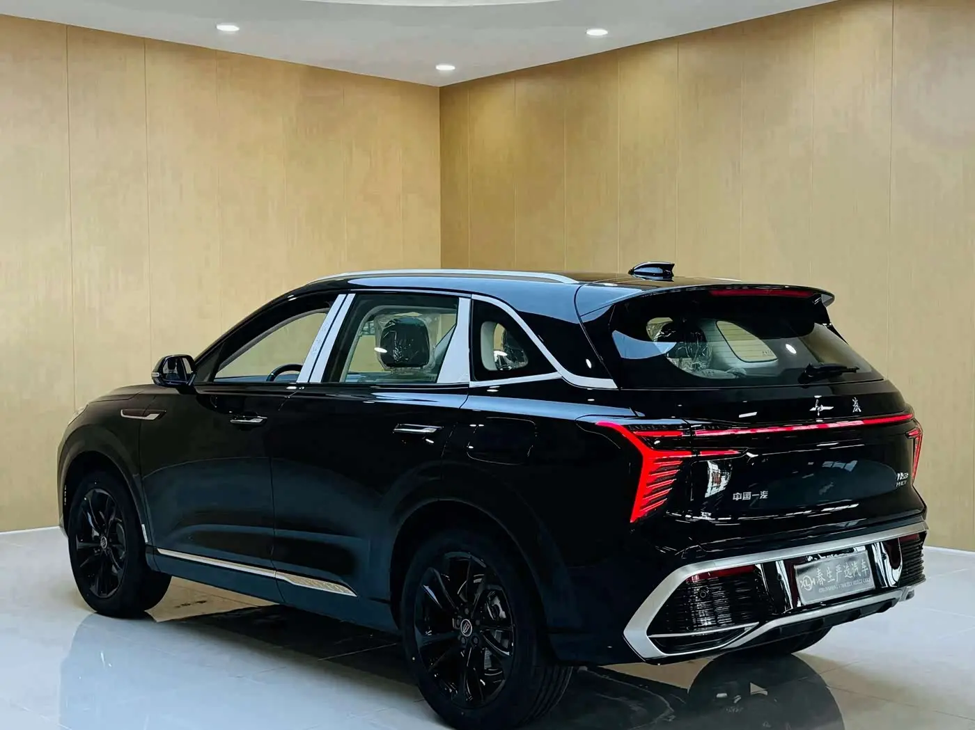Hongqi HS3 PHEV 2026 — Photo 13/14